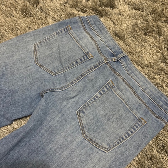 ✨Bullhead Mid Rise Skinny Jeans ✨ - Picture 11 of 13